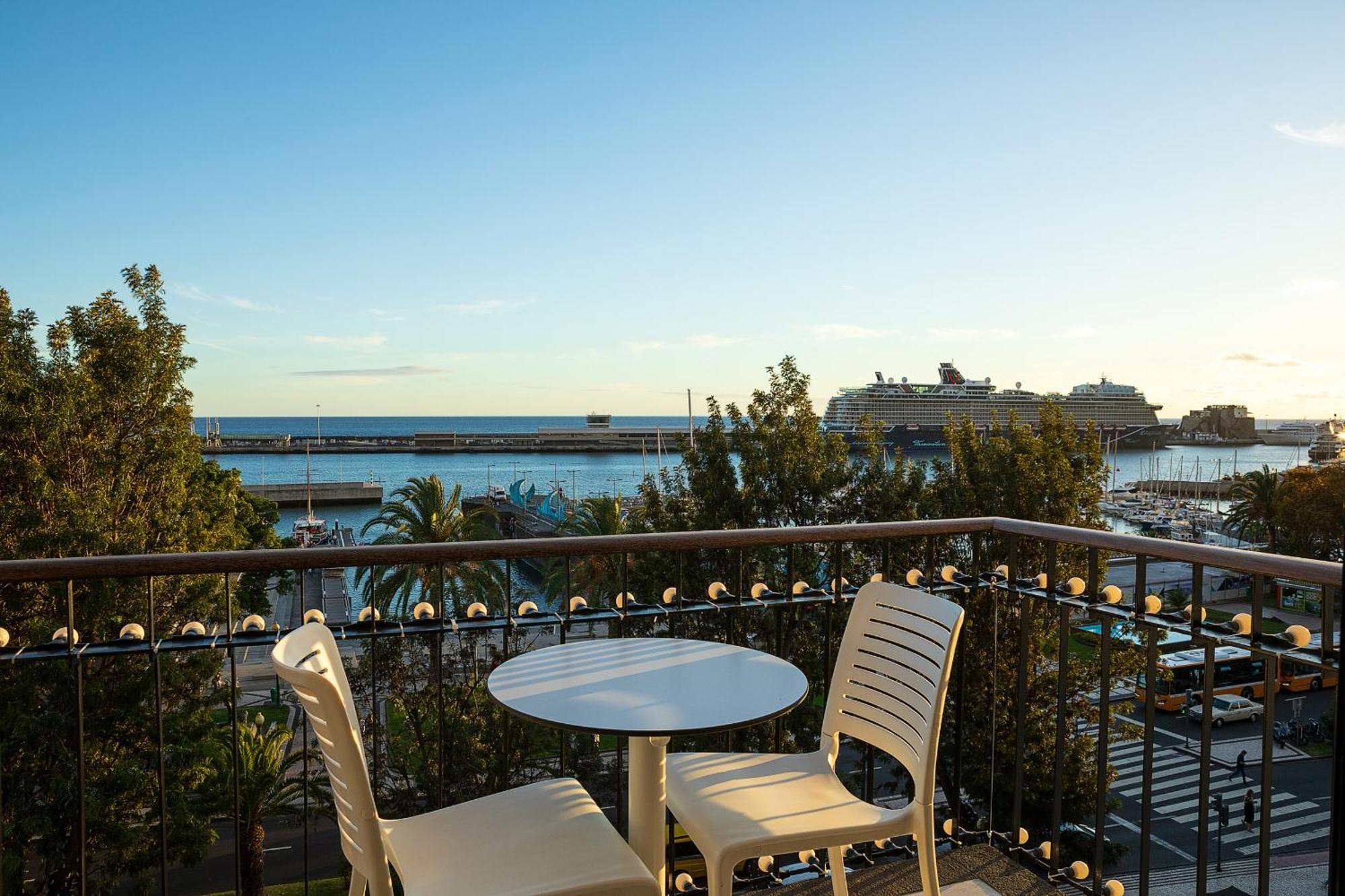 King David Suites By Madeira Sun Travel ฟุงชาล ภายนอก รูปภาพ
