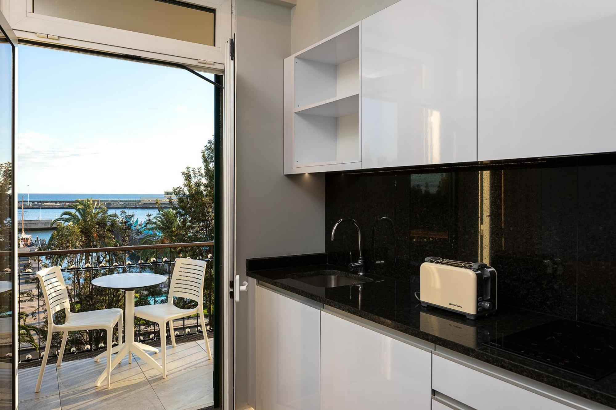 King David Suites By Madeira Sun Travel ฟุงชาล ภายนอก รูปภาพ