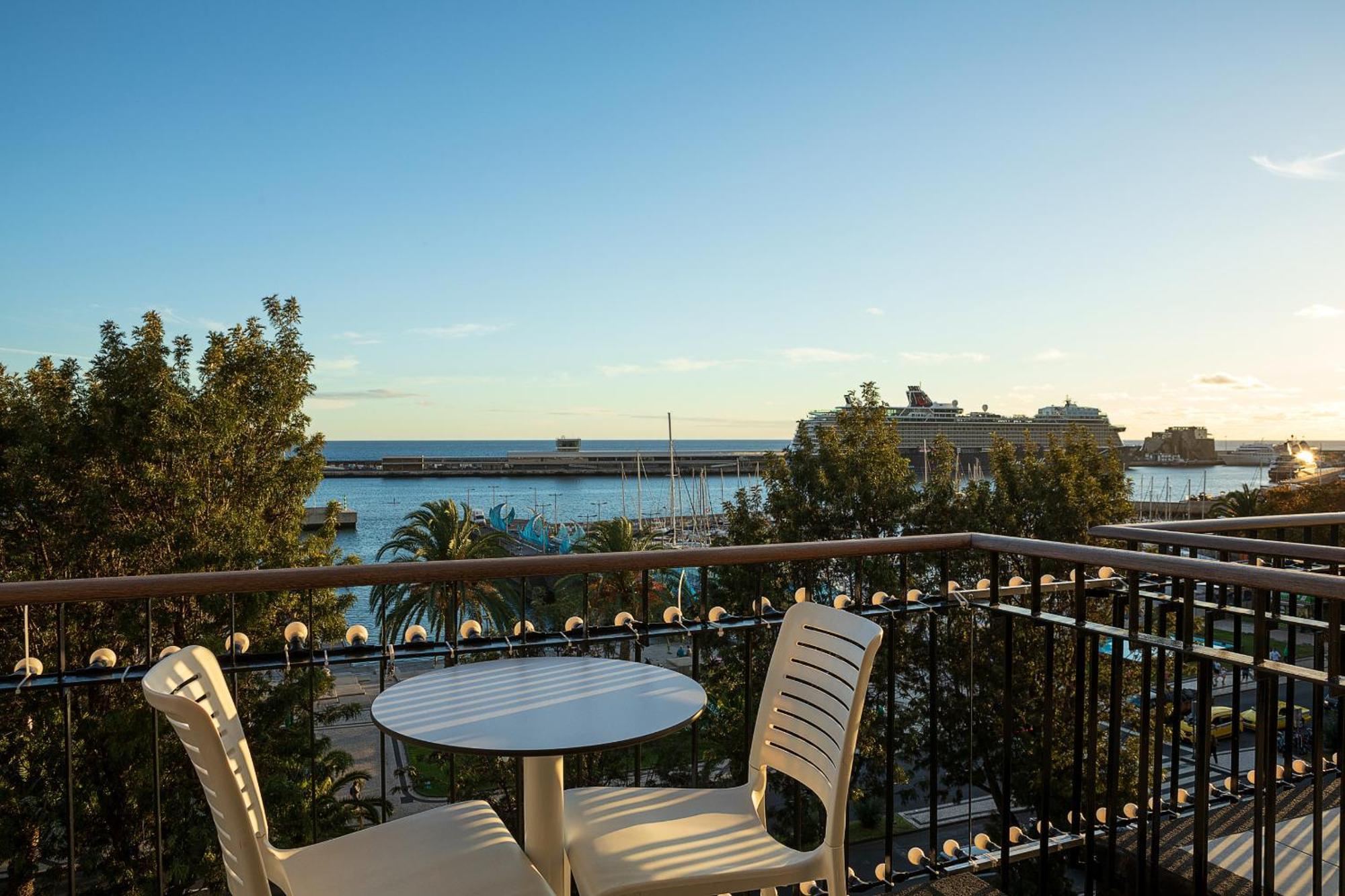 King David Suites By Madeira Sun Travel ฟุงชาล ภายนอก รูปภาพ