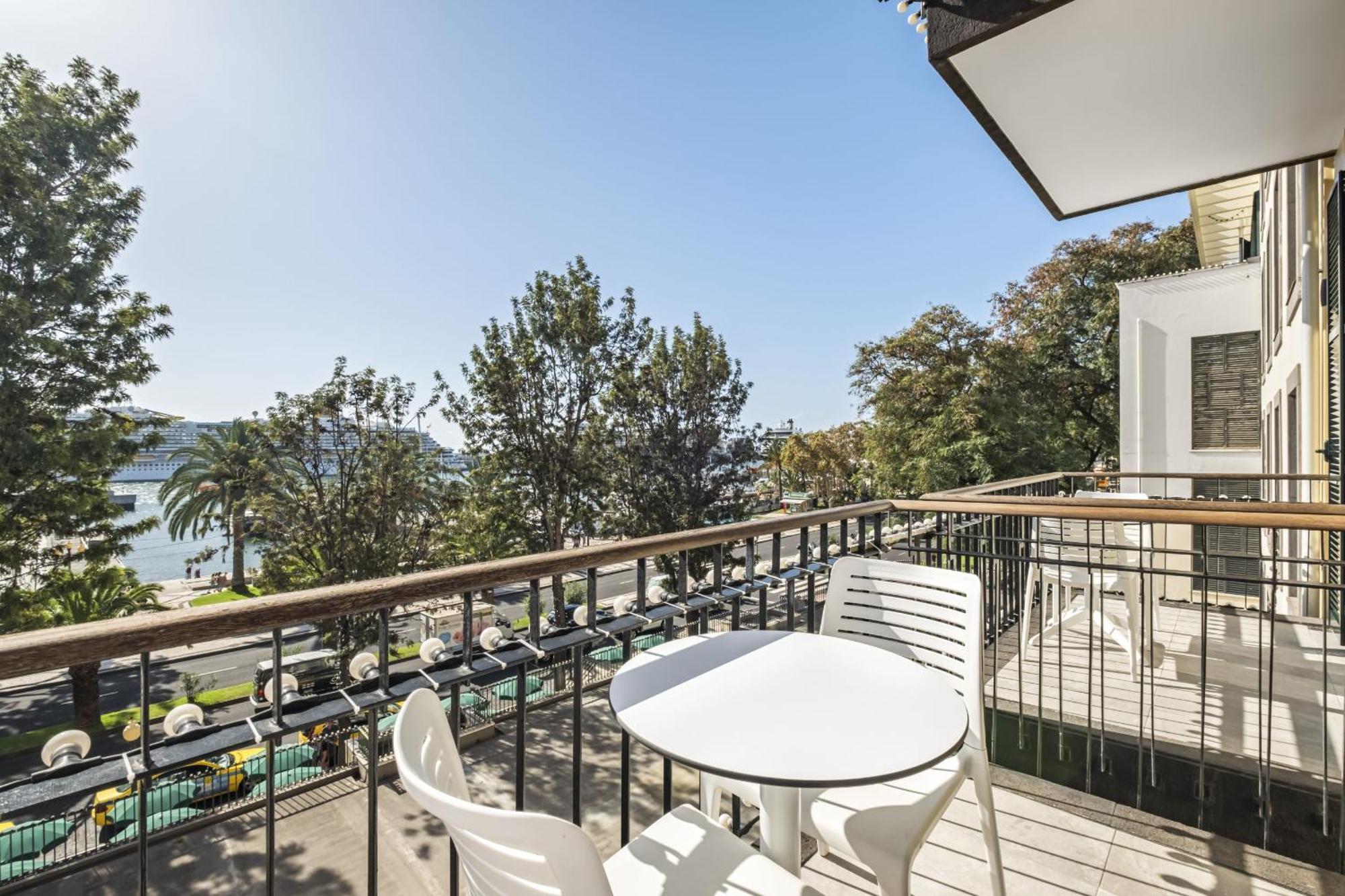 King David Suites By Madeira Sun Travel ฟุงชาล ภายนอก รูปภาพ