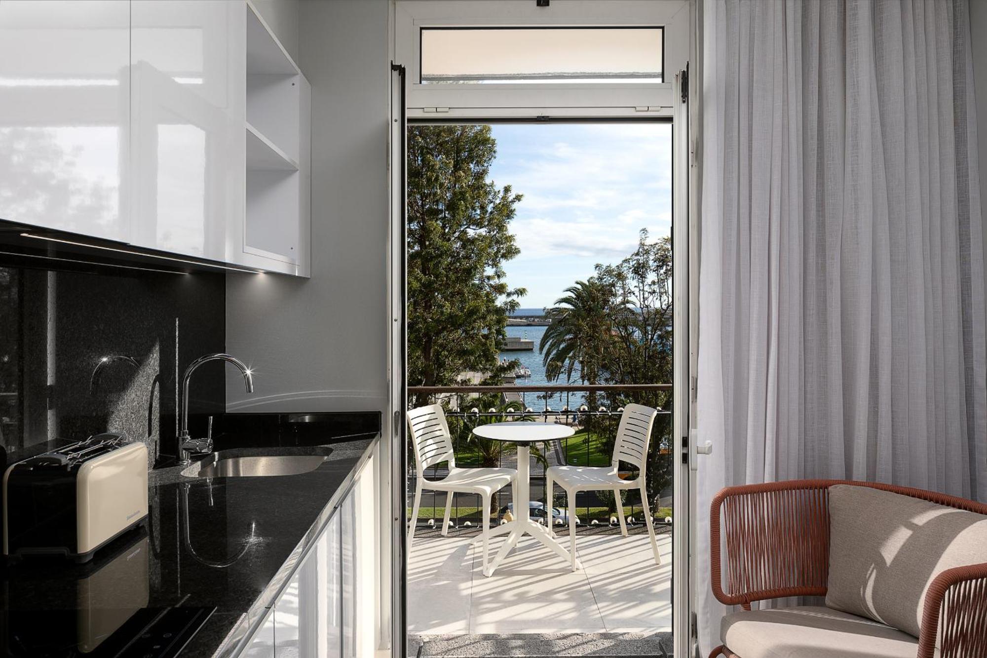 King David Suites By Madeira Sun Travel ฟุงชาล ภายนอก รูปภาพ